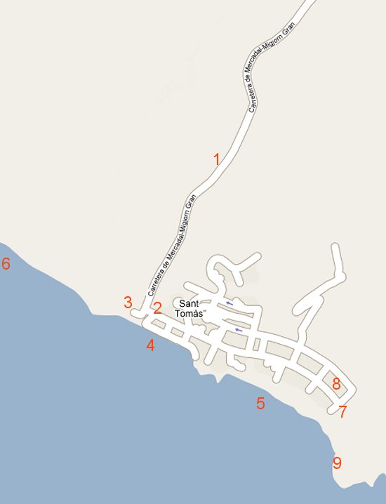 Mappa di accesso all'urbanizzazione di Santo Tomas e alle spiagge di San Adeodato e Binigaus a Es Migjorn Gran.